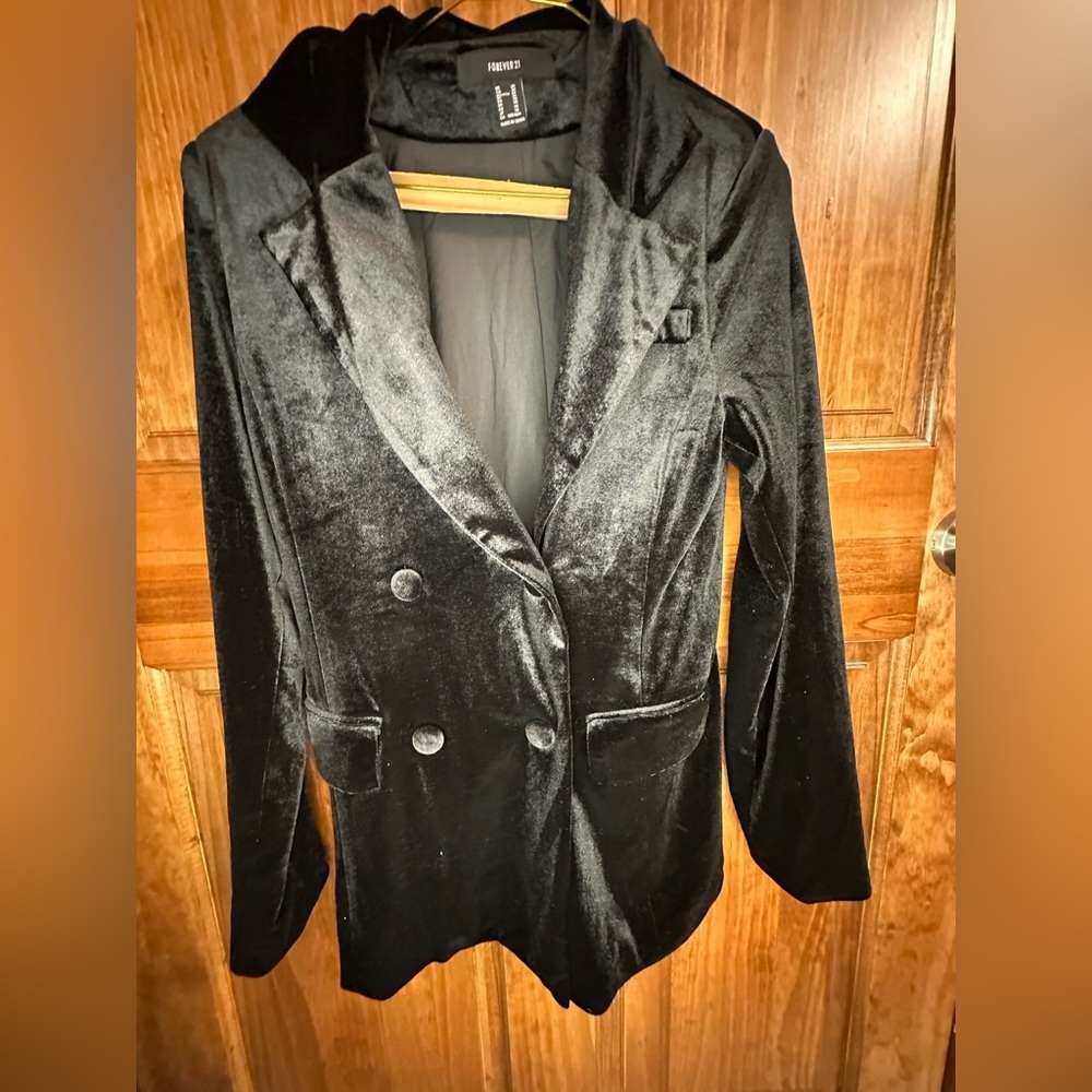 Womens XS Forever 21 long sleeve Black Velvet Blazer Jacket